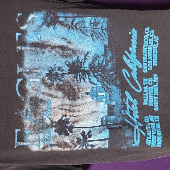 Eagles Hotel California 2020 tour tee shirt - Picture 4 of 6